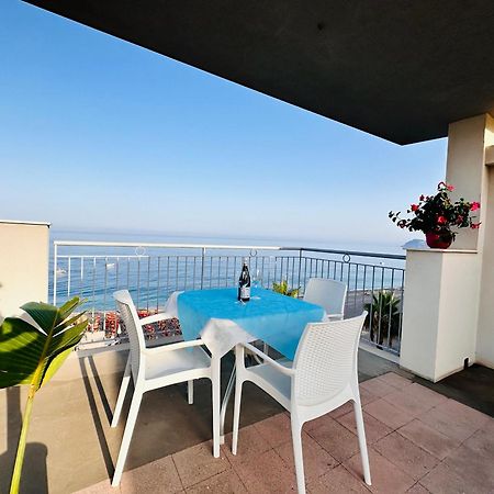 לטויאני Maniel Beach Hotel מראה חיצוני תמונה