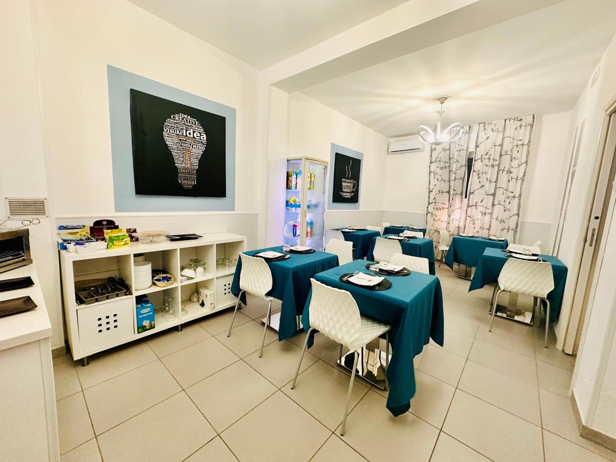 לטויאני Maniel Beach Hotel מראה חיצוני תמונה