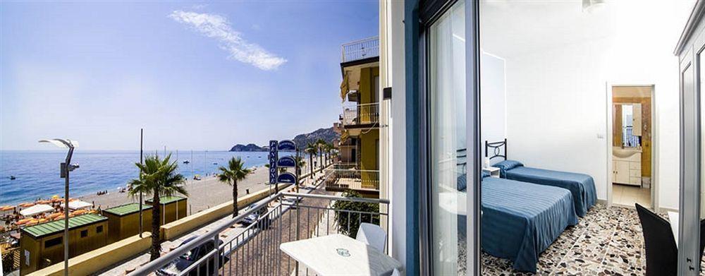 לטויאני Maniel Beach Hotel מראה חיצוני תמונה
