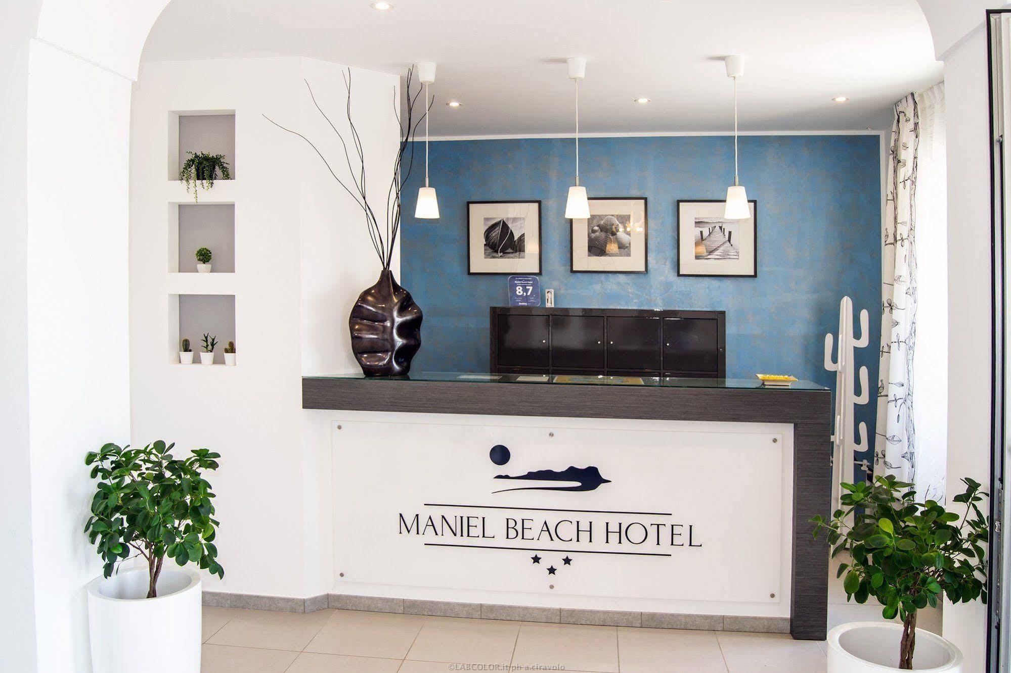 לטויאני Maniel Beach Hotel מראה חיצוני תמונה